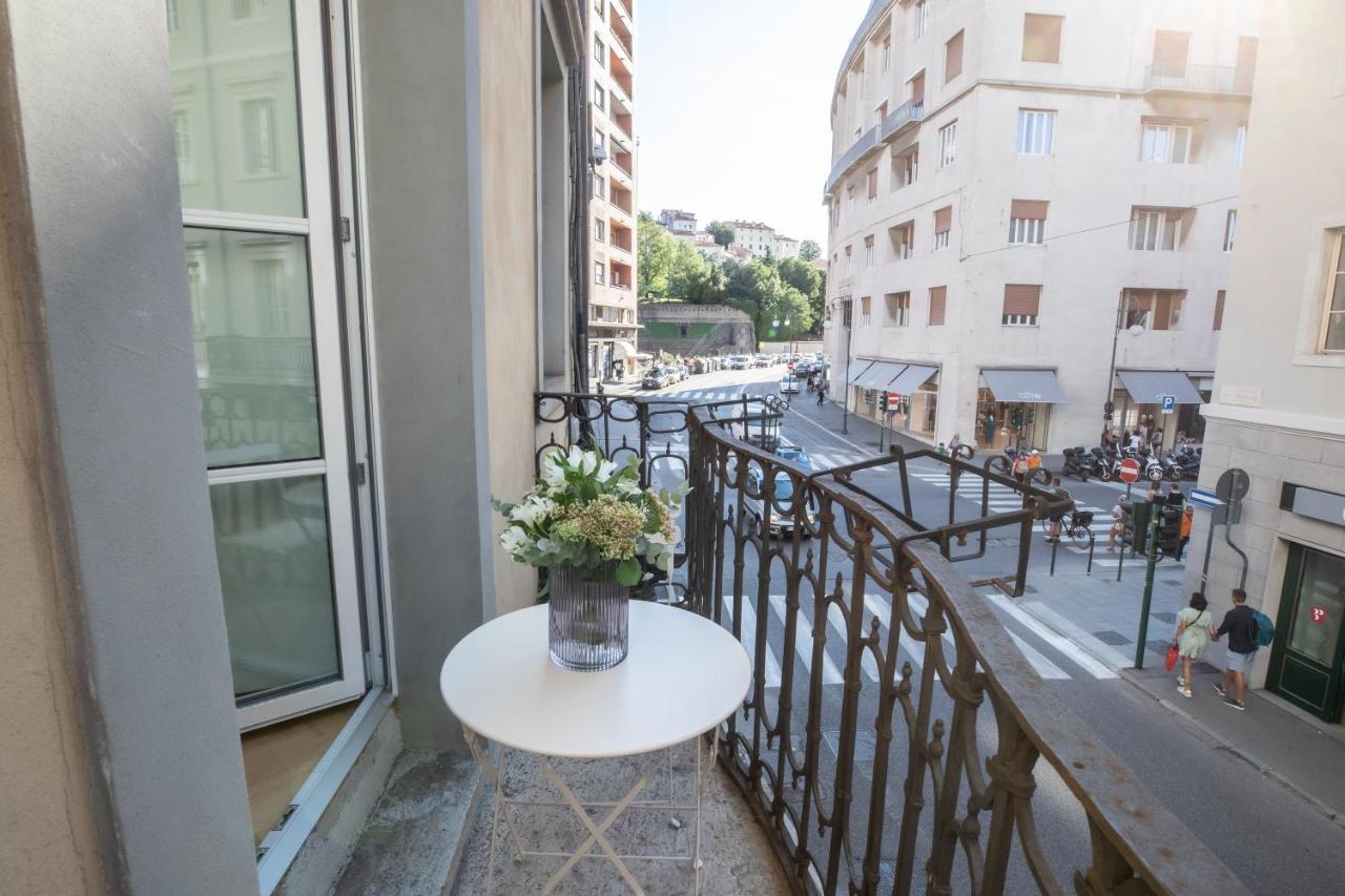 S1 Luxury Suites And Rooms Trieste Exteriör bild