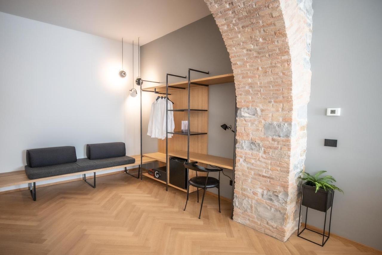 S1 Luxury Suites And Rooms Trieste Exteriör bild