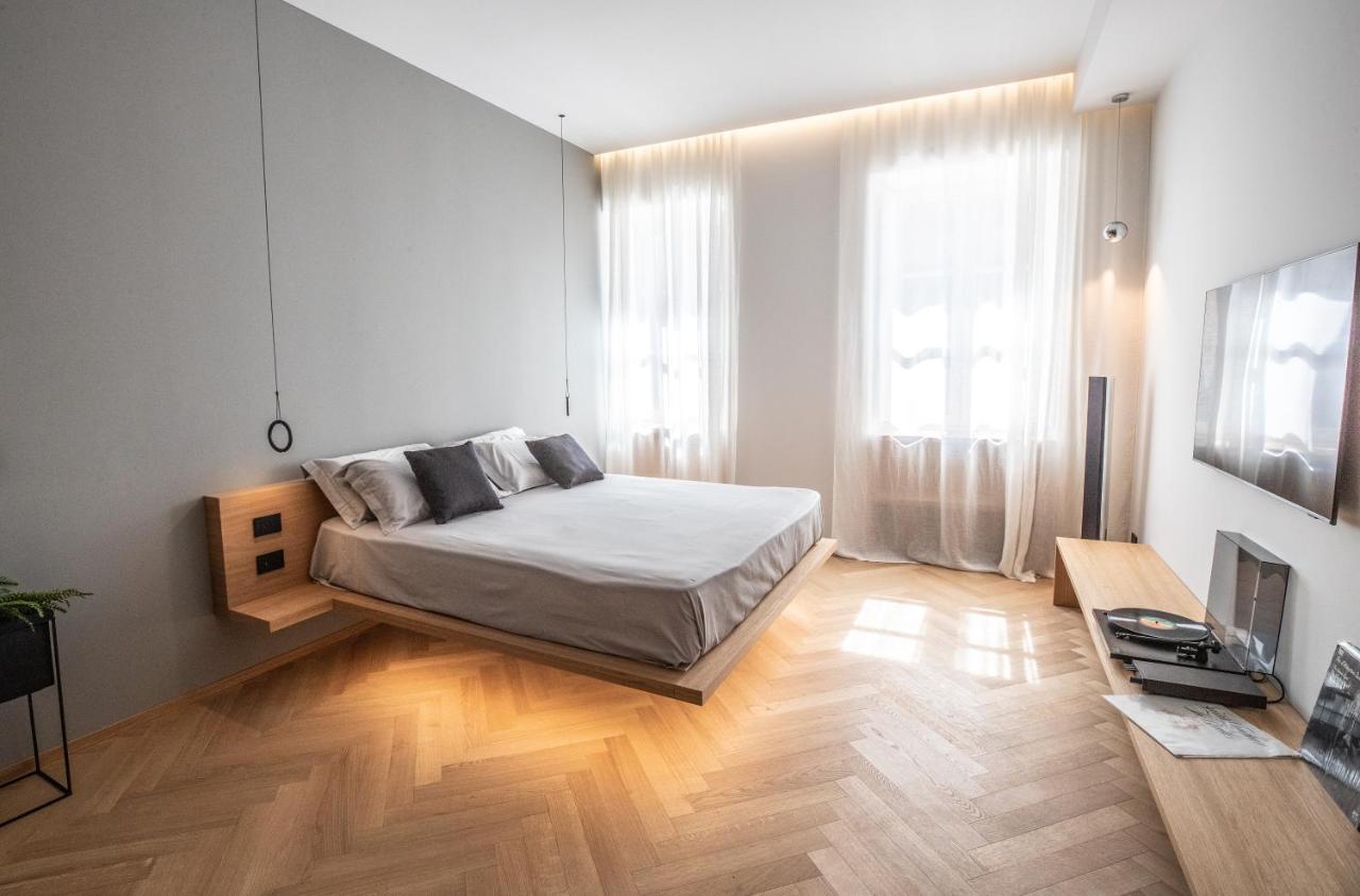 S1 Luxury Suites And Rooms Trieste Exteriör bild