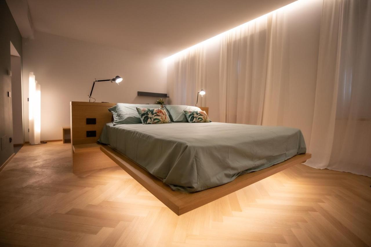 S1 Luxury Suites And Rooms Trieste Exteriör bild