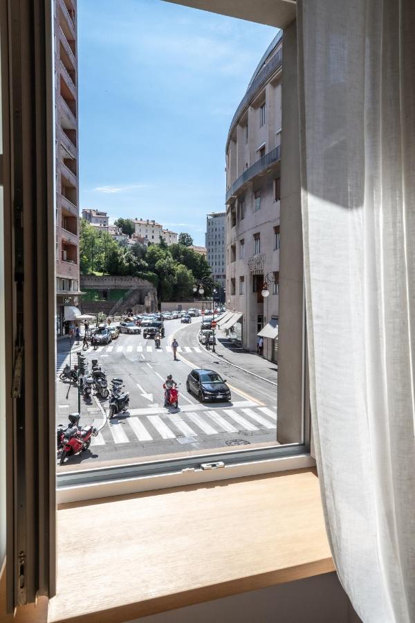 S1 Luxury Suites And Rooms Trieste Exteriör bild