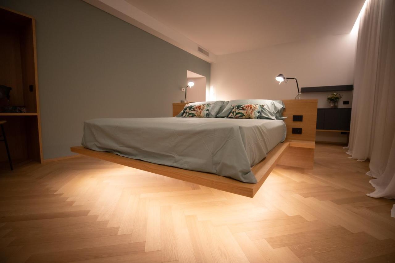 S1 Luxury Suites And Rooms Trieste Exteriör bild
