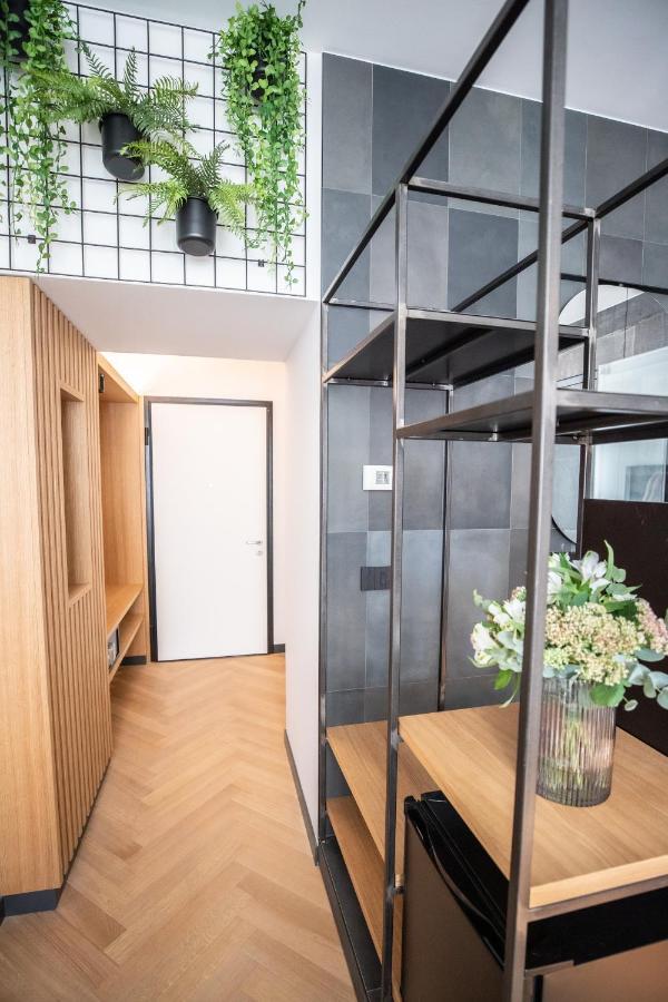 S1 Luxury Suites And Rooms Trieste Exteriör bild